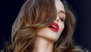 Angelina Jolie nu mai este muza femeilor care vor sa-i semene GALERIE FOTO!