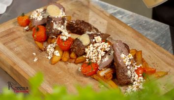 Arena Bucatarilor: Rulada de vitel cu creveti si salata de corali
