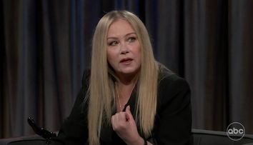 La 3 ani de la diagnosticul de scleroză multiplă, Christina Applegate mărturisește că se luptă cu depresia: „Nu-mi mai place să trăiesc. Nu mă mai bucur de nimic”