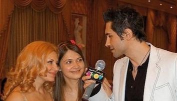 Sora lui Dan Balan s-a maritat. Cum le-a eclipsat mama lor pe toate invitatele: VIDEO