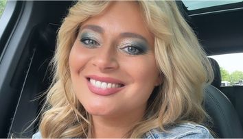Laura Cosoi, pusă la zid din cauza faptului că are patru copii. Actrița a continuat să primească întrebări indecente, chiar și cu doar câteva zile înainte de a naște: „Mi s-a părut nostim o dată”