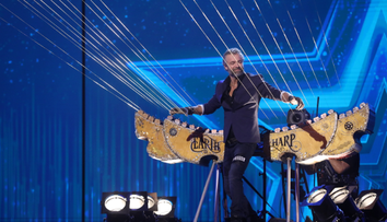 VIDEO Cum repetă William Close, concurentul de la Românii au talent, la cea mai mare harpă din lume