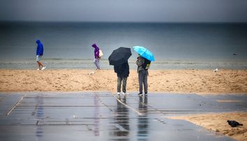Stațiunea de pe litoralul românesc unde plouă 4 zile consecutiv. Când vine vremea de plajă