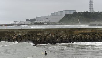 Clipe de teroare la centrala nucleară Fukushima, care încă își revine după tsunami-ul din 2011. 4000 de angajați au fost evacuați după cutremurul de 8.7 magnitudine