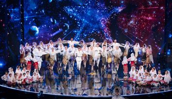 Românii au talent, 3 mai 2024. Ansamblul „Florile Malului” a demonstrat că tradiția și talentul merg mână în mână și a adus în fața românilor „Hora Satului”! Cum au reacționat jurații: „Vreau și eu la voi în sat!”