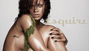 Rihanna a pozat goala pentru revista Esquire! FOTO