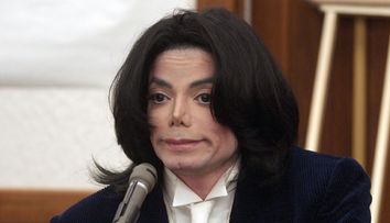 Ies la iveală noi acuzații grave la adresa lui Michael Jackson. Ce a găsit un apropiat al „Regelui Pop” în cercul de prieteni: „A existat o mușamalizare”