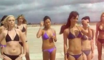 Ultima idee trasnita a CEO-ului Ryanair: vrea ca pasagerii sa se uite la filme porno in avioane!