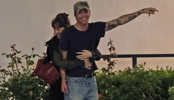 Fanii încă sperau la o împăcare, dar pare că l-a uitat complet pe fostul! Superba Dakota Johnson, surprinsă în ipostaze pasionale cu noul iubit: „Cu siguranță este mai mult decât o aventură sau doar un flirt”