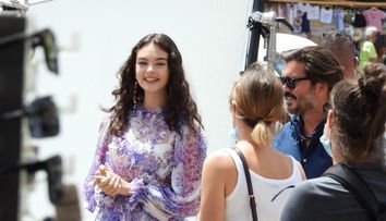 Fiica Monicăi Bellucci este de o frumusețe ireală! Deva Cassel a pozat pe coperta Vogue la 16 ani