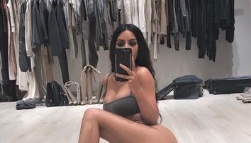 Kim Kardashian a renunțat la haine! Cum arată celebrul fotomodel într-o asemenea ipostază