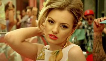 Alexandra Stan, schimbare radicala de look! Cantareata s-a facut bruneta