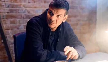 Tudor Chirilă, interviu EXCLUSIV despre serialul „Trafic” de la PRO TV și VOYO: „Serialul aduce o chestie importantă și foarte prezentă în societatea noastră: relația cu copiii noștri, eternul conflict dintre generații, dar mai ales contextul mult mai nasol decât pe vremea părinților noștri: cel al drogurilor”