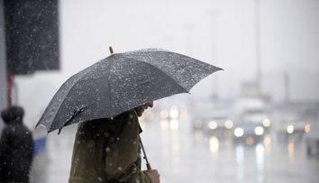 Vreme urata cu ploi si ninsori in aproape toata tara. Prognoza meteo pana marti