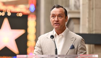 Cum au comentat rușii primele imagini cu Jude Law în rolul lui Vladimir Putin: „Nu prea seamănă”. Fanii spun că era mai potrivit un alt actor