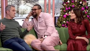 VIDEO ”Ce nesimțit!” Jason Momoa și-a pus telespectatorii BBC în cap. Ce a putut să facă în direct, la TV