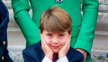Prințul Louis a împlinit șapte ani și e știrb. Imaginile adorabile postate de părinții lui, Kate și William, cu ocazia zilei lui de naștere