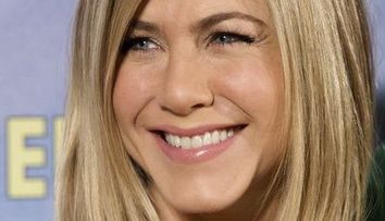 Cu cine era prietena Jennifer Aniston in liceu. N-o sa ghicesti niciodata!