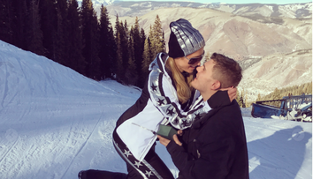 Paris Hilton s-a logodit cu Chris Zylka dupa 2 ani de relatie