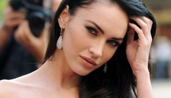 Megan Fox, intr-o forma fizica de invidiat la patru luni dupa ce a devenit mama: Pictorial sexy