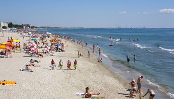 Turiștii de pe litoral vor beneficia de consultații gratuite. Screening gratuit oferit de medici dermatologi, endocrinologi, pediatri și pneumologi