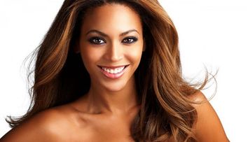 Beyonce, o alta victima a operatiilor estetice. Cum si-a transformat chipul. Fotografii inainte si dupa