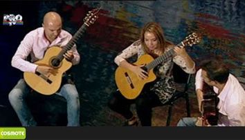Un TRIO de chitara EXCEPTIONAL. Dupa 5 secunde sala aplauda. Finalul cantecului i-a gasit pe <span style=