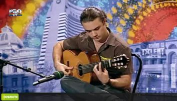 VIDEO. Poti sa urmaresti cum ii merg degetele la chitara? <span style=