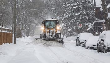 Cât va ține noul val de ninsori și ger. Meteorologii spun că urmează cel mai sever episod de iarnă, strat de zăpadă de 50 cm. Afectate 12 județe, inclusiv Capitala. Recomandările ISU