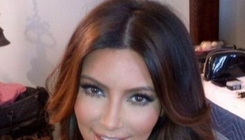 Fotografia in care Kim Kardashian este de nerecunoscut. Cum arata vedeta la 13 ani, complet nemachiata si fara operatii estetice