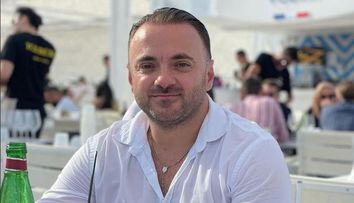 Românul care a devenit multimilionar în Statele Unite, după ce a trăit pe străzi. Cum s-a îmbogățit Nick Mocuta