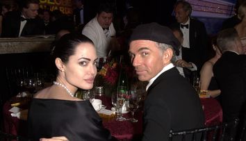 Adevărul despre colierele cu sânge ale Angelinei Jolie și Billy Bob Thornton. Au fost acuzați că au un comportament „vampiric”, după un gest romantic neobișnuit