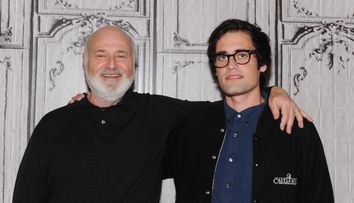 Fiul lui Rob Reiner, Nick, pus oficial sub acuzare pentru dublă crimă deosebit de violentă. Riscă pedeapsa cu moartea, după ce și-a ucis părinții