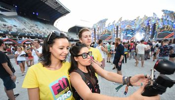 #fiireporterPRO la UNTOLD - DAY 3: Oana si reporterii descopera povestea celui mai mare festival de muzica din Romania