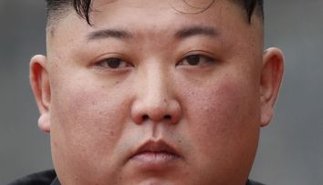 Kim Jong Un este ori ”mort ori într-o stare vegetativă după operația la inimă nereușită”