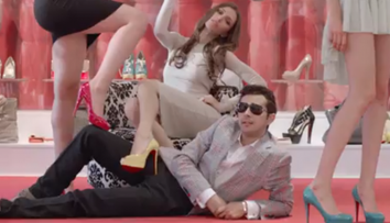 Piesa cu care Marius Moga vrea sa ajunga sus in topuri. Artistul e inconjurat de femei frumoase in cel mai nou videoclip