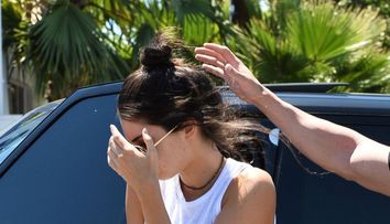 Nu iese niciodata pe strada fara ochelari de soare. Ce ascunde si de ce atrage tot timpul atentia Kendall Jenner
