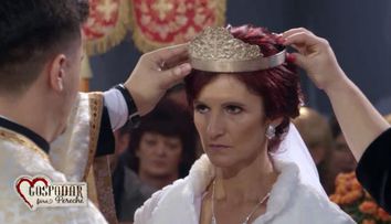 Marin si aleasa lui au avut parte de o slujba slujba emotionanta in biserica