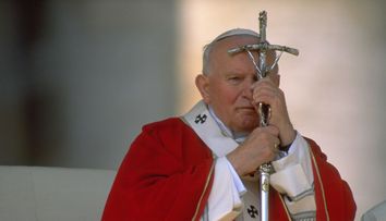 De ce o femeie nu poate deveni niciodată Papa de la Roma? Explicația dată de un bărbat sfânt. Cine a fost, totuși, singura Papesă din istorie care a reușit să încalce regula