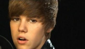 Justin Bieber, partenerul lui Ashton Kutcher intr-o comedie