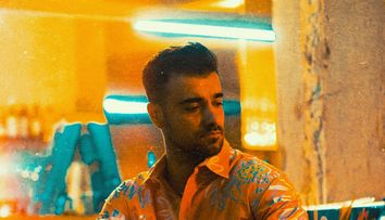 Liviu Teodorescu a lansat single-ul „Indiferența”. Reacția fanilor după ce au ascultat piesa: „Fără cuvinte️! Hai în trending”