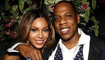 Beyonce l-a facut pe Jay-Z sa-si uite versurile in concert. Vezi cum a reusit sa-i distraga atentia: VIDEO