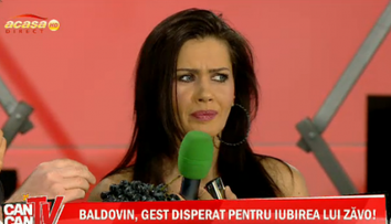 A vrut sa impresioneze intr-o rochie foarte scurta: Oana Zavoranu a cazut in direct la televizor. Vezi imaginile cu vedeta