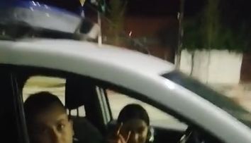 Polițistă din București virală pe TikTok! Ce replică i-a dat unui bărbat care își făcea nevoile în public