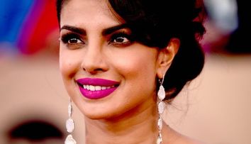 Rivala Aishwaryei Rai, star in noua productie Baywatch. Cum arata actrita din India care joaca alaturi de Dwayne Johnson