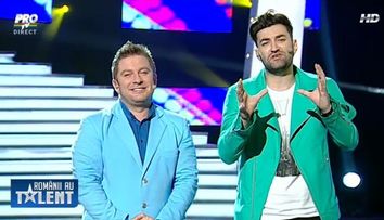 Smiley o mangaie pe Andra pe picioare, in direct la 