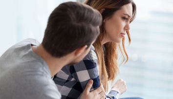 O femeie nu a mai avut relații intime cu soțul ei, și nici nu l-a mai sărutat, de aproape patru ani. Care este motivul
