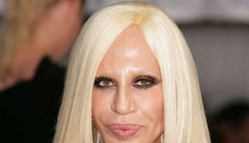 Ai vazut-o vreodata pe Donatella Versace inainte de operatie? Felul in care arata e absolut incredibil: FOTO