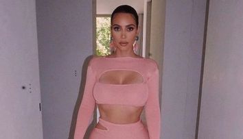 Cum se… “îmbracă” la sală Kim Kardashian. Costumul minuscul cu imprimeu - leopard cu care și-a uimit fanii