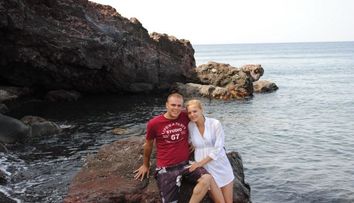 Corespondentii Pro Tv Lavinia Petrea si Paul Angelescu au cutreierat insula Santorini pe ATV. GALERIE FOTO